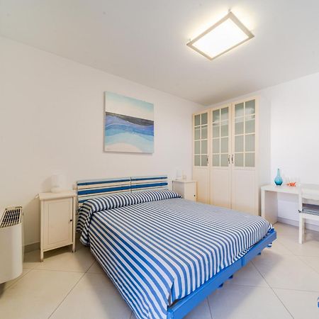 Lo Scalo Bed And Breakfast Marina Di Novaglie Alessano Exterior photo