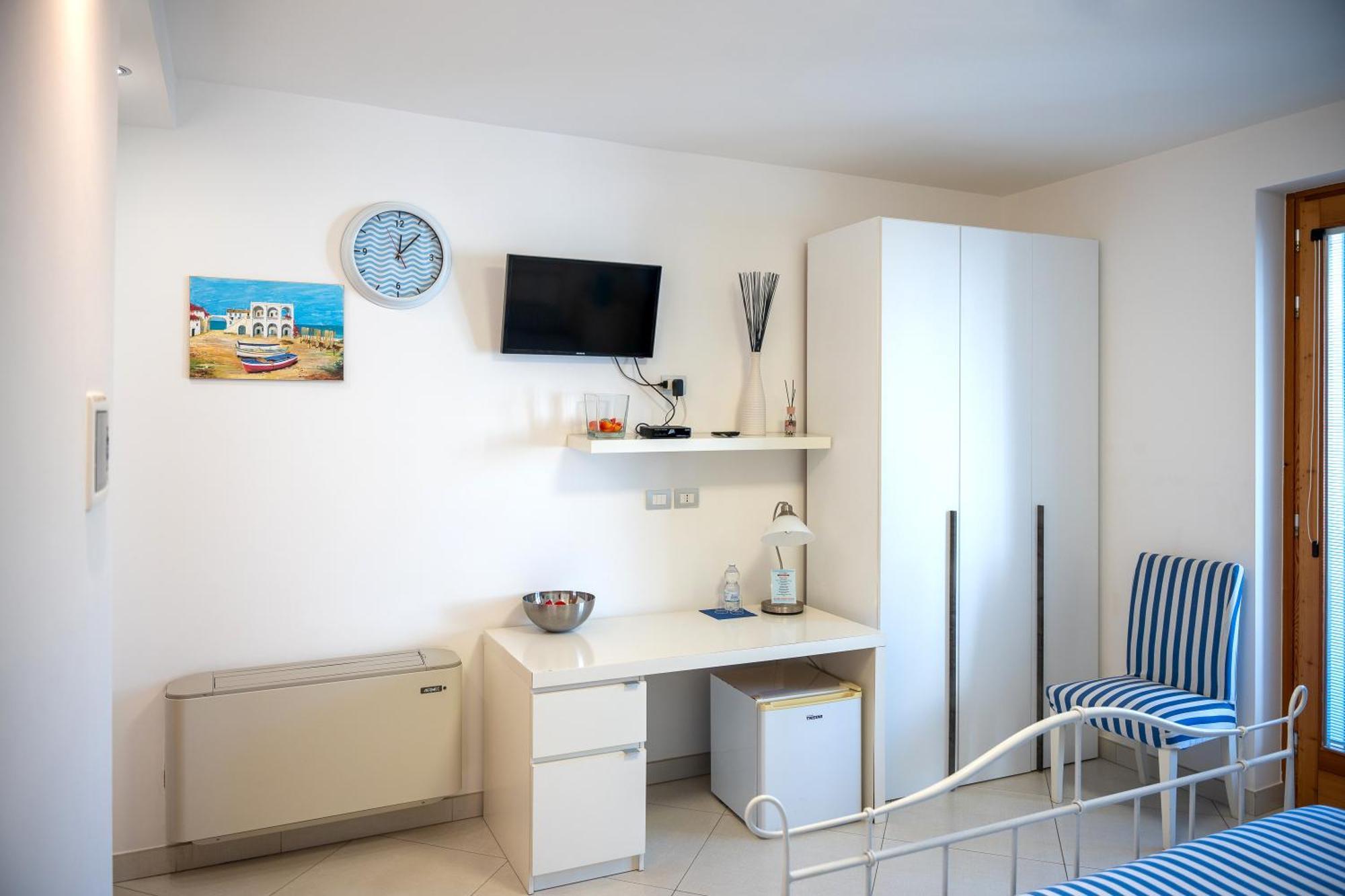 Lo Scalo Bed And Breakfast Marina Di Novaglie Alessano Exterior photo