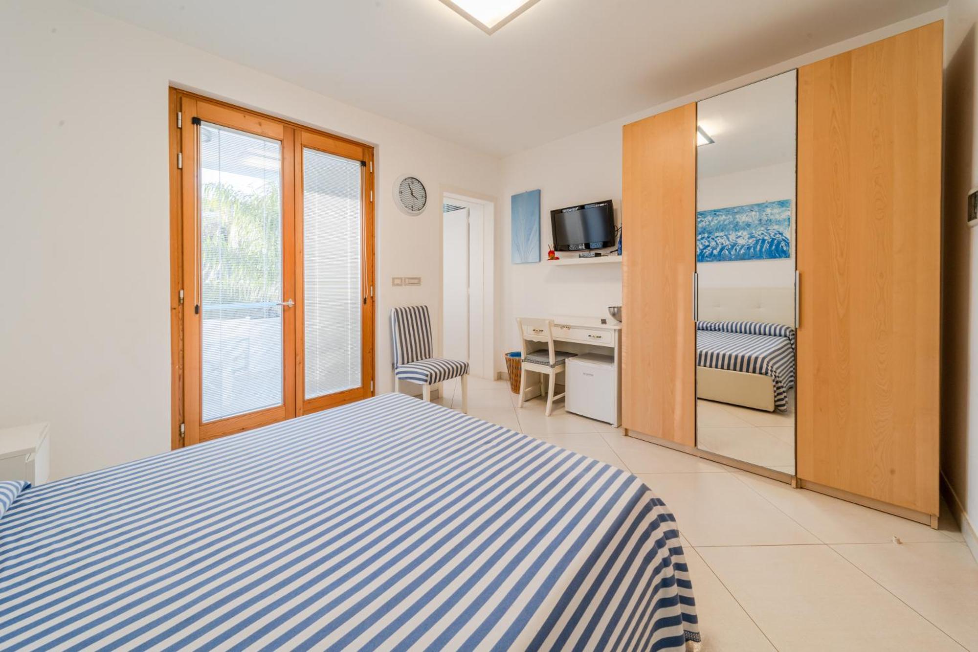 Lo Scalo Bed And Breakfast Marina Di Novaglie Alessano Exterior photo